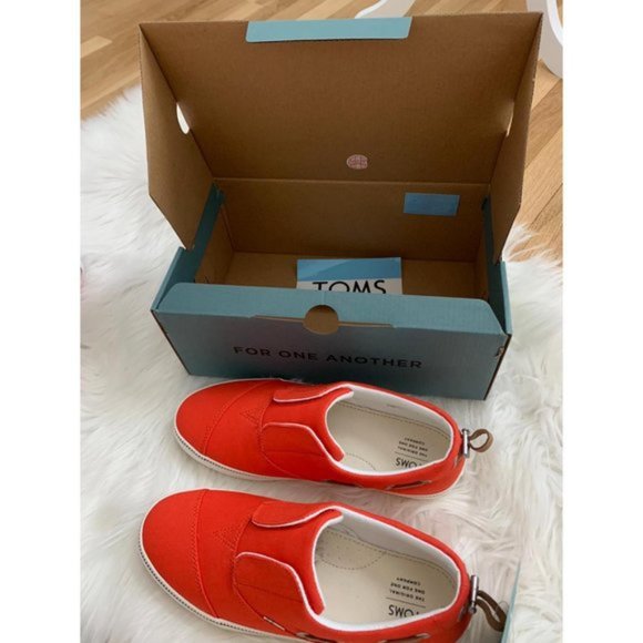 TOMS Red Canvas Pasadena Slip-On Sneaker - Picture 11 of 13